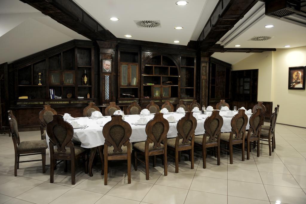 Hotel Centar Balasevic เบลเกรด ภายนอก รูปภาพ