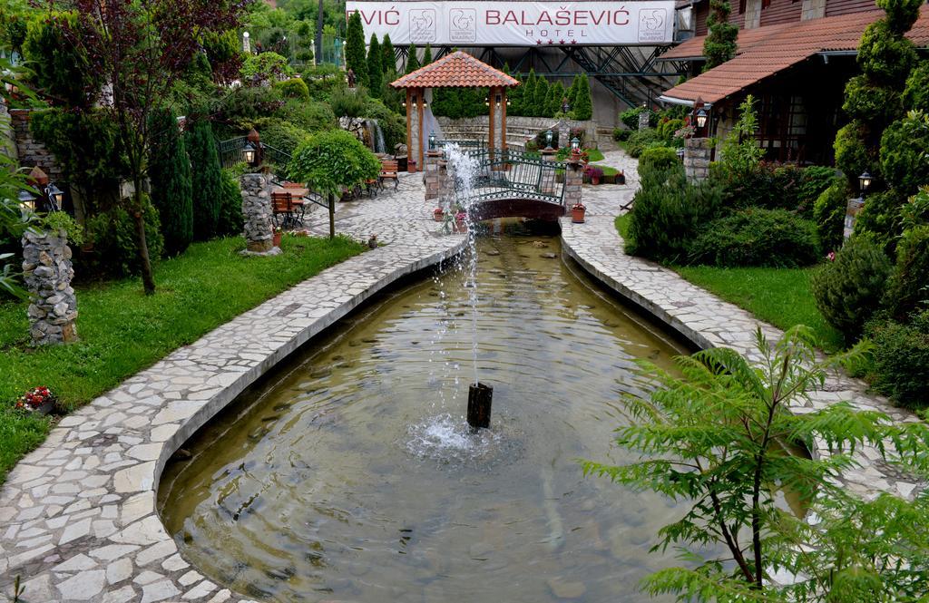 Hotel Centar Balasevic เบลเกรด ภายนอก รูปภาพ